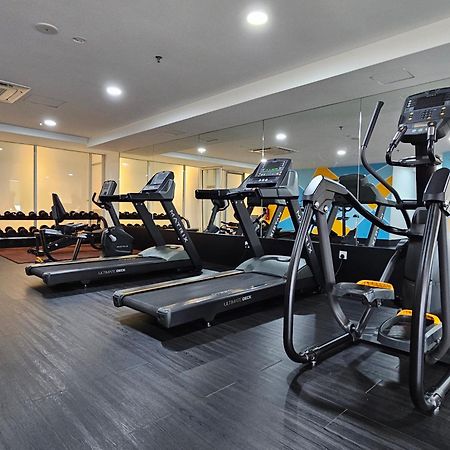 Days Hotel & Suites By Wyndham Kl - Chan Sow Lin Mrt Or Lrt Куала-Лумпур Экстерьер фото