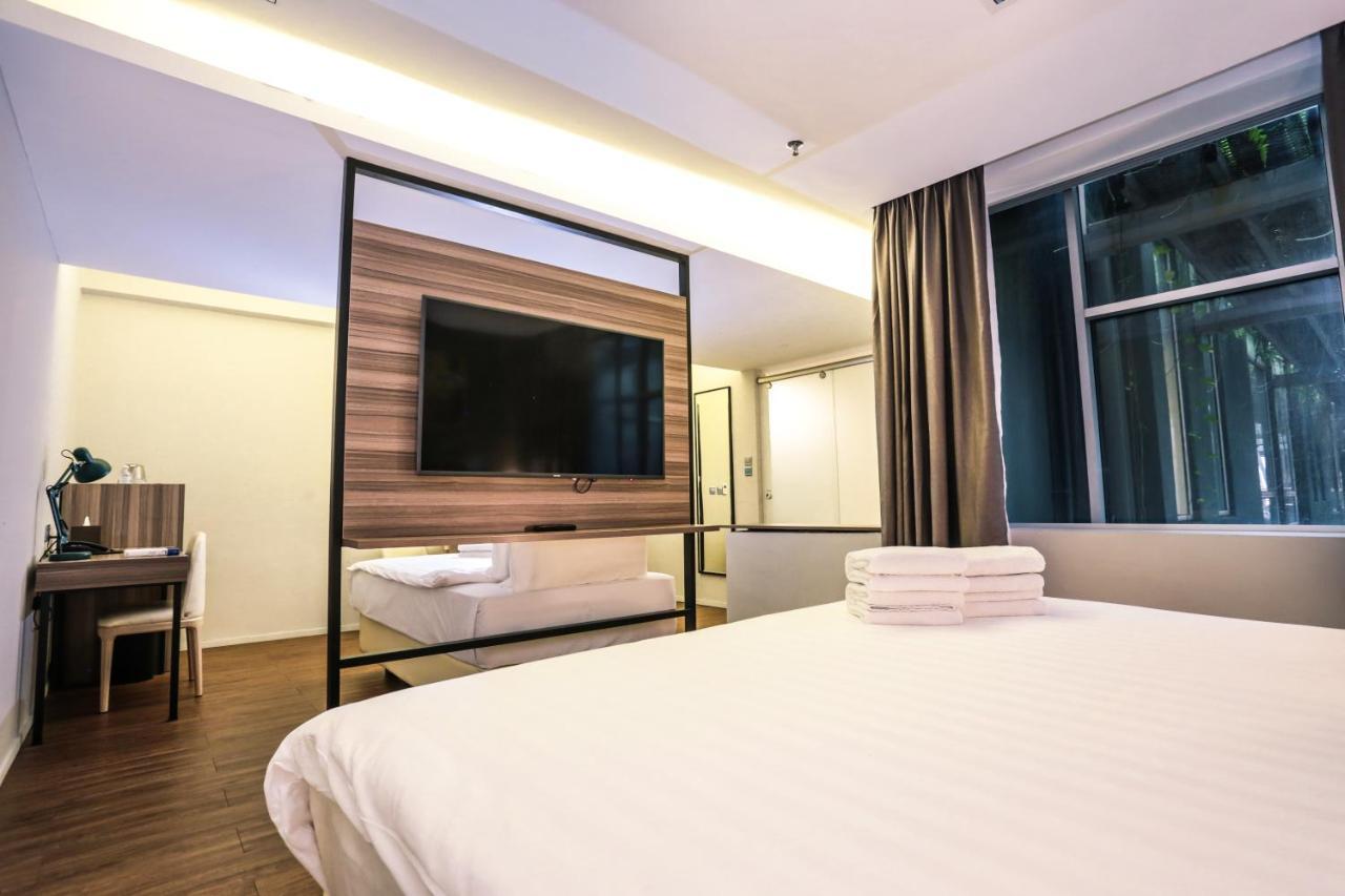 Days Hotel & Suites By Wyndham Kl - Chan Sow Lin Mrt Or Lrt Куала-Лумпур Экстерьер фото