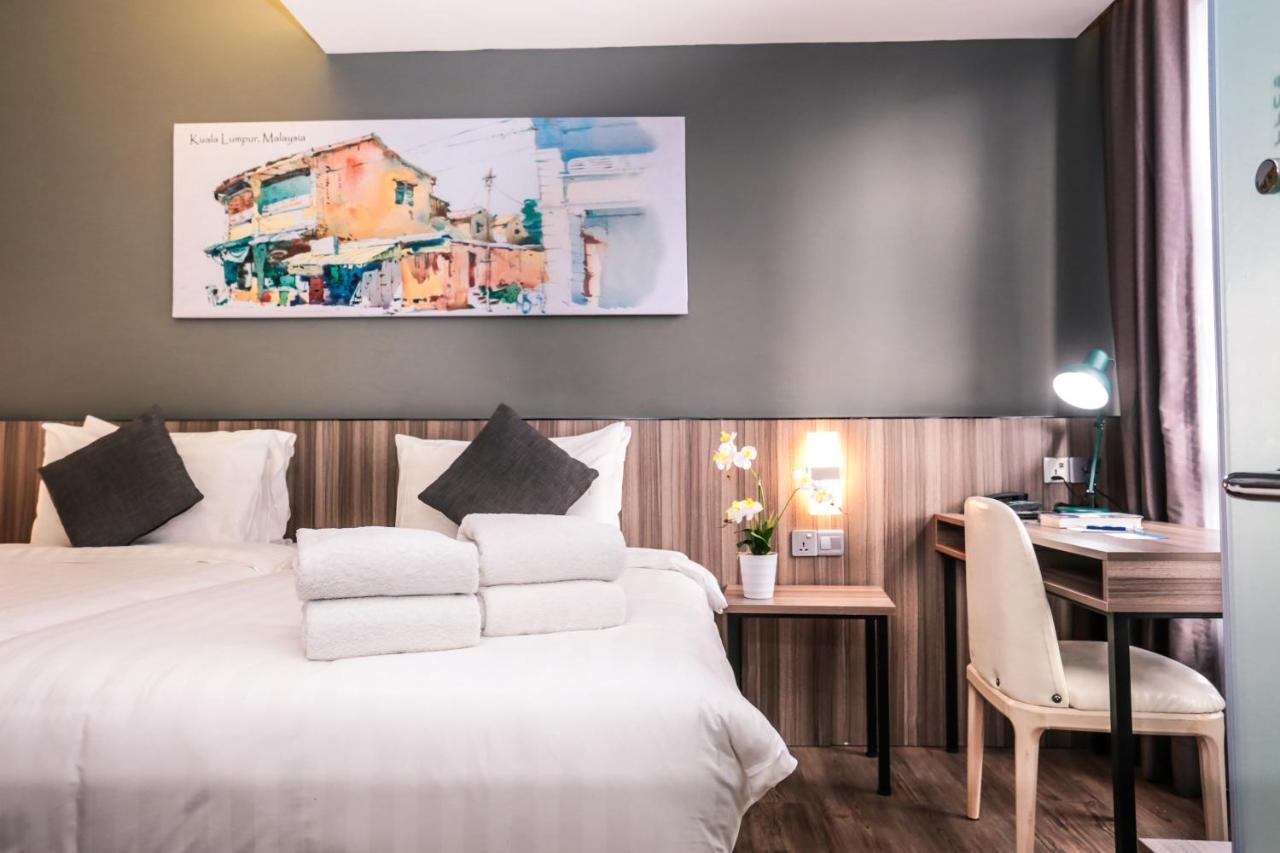 Days Hotel & Suites By Wyndham Kl - Chan Sow Lin Mrt Or Lrt Куала-Лумпур Экстерьер фото