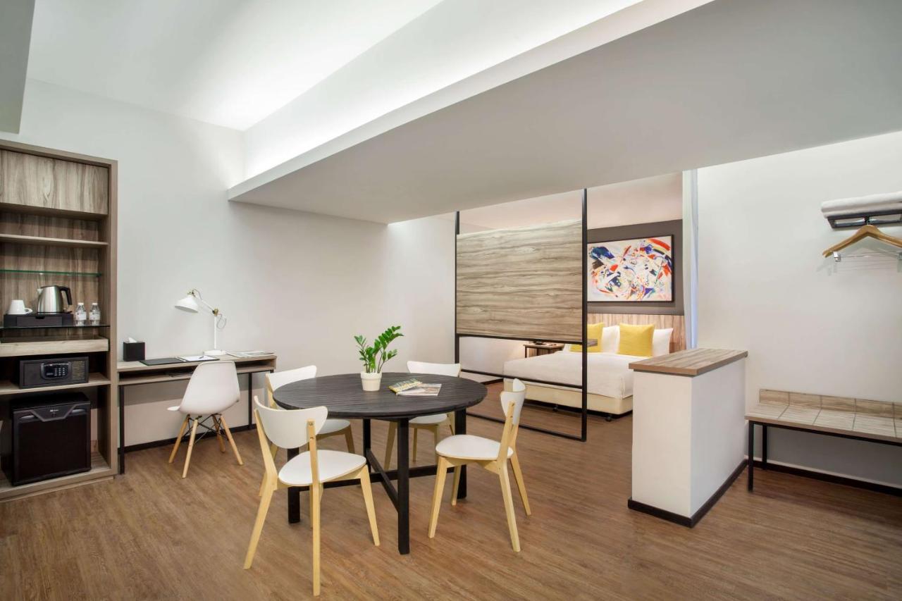 Days Hotel & Suites By Wyndham Kl - Chan Sow Lin Mrt Or Lrt Куала-Лумпур Экстерьер фото