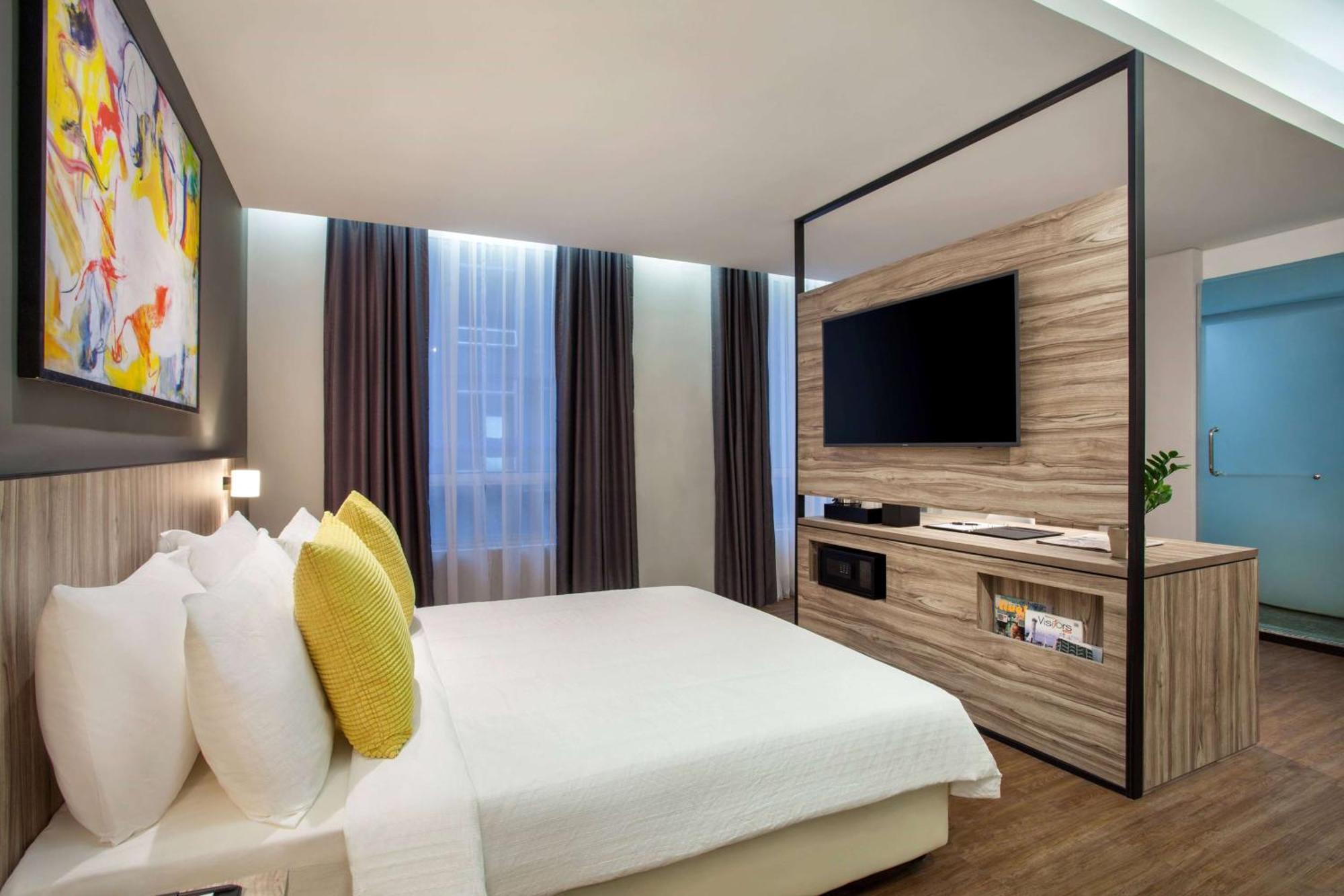 Days Hotel & Suites By Wyndham Kl - Chan Sow Lin Mrt Or Lrt Куала-Лумпур Экстерьер фото
