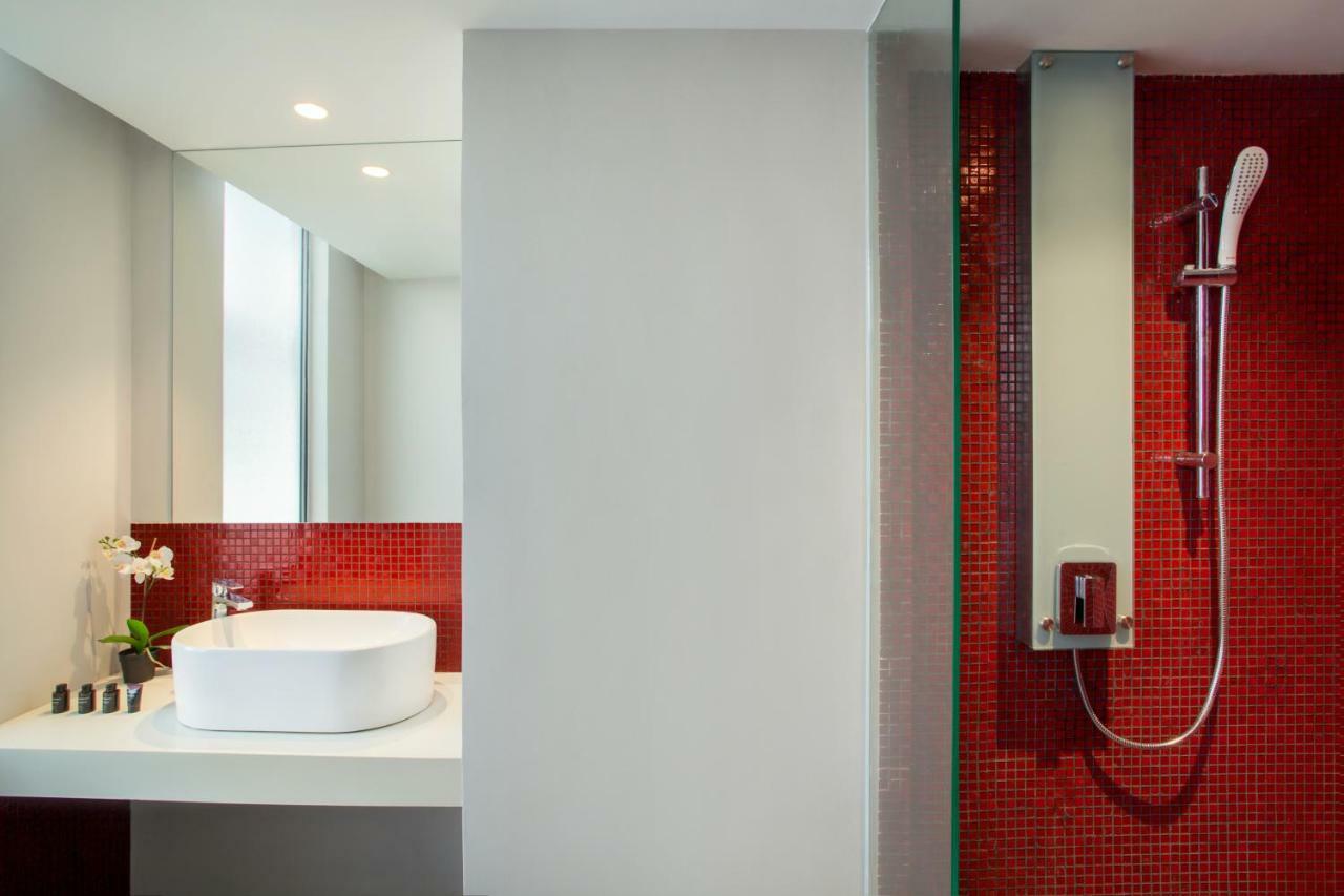 Days Hotel & Suites By Wyndham Kl - Chan Sow Lin Mrt Or Lrt Куала-Лумпур Экстерьер фото