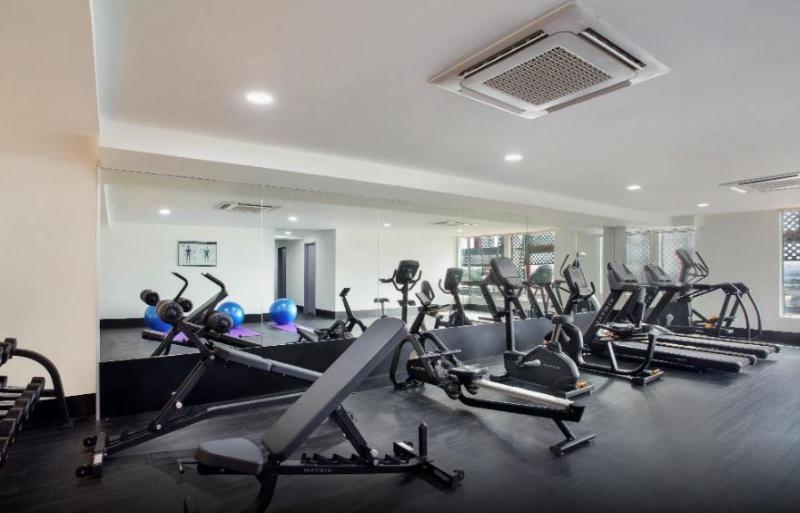 Days Hotel & Suites By Wyndham Kl - Chan Sow Lin Mrt Or Lrt Куала-Лумпур Экстерьер фото